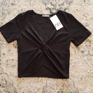 Zara Textured Knotted Croptop NWT

Size L